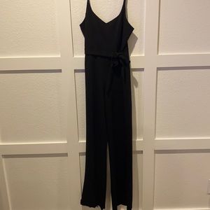 Black wide leg privy
